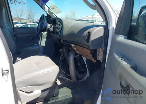 2004 Ford E-350 Super Duty Commercial/Recreational z USA, uszkodzony, nr VIN 1FTSE34P54HB35498